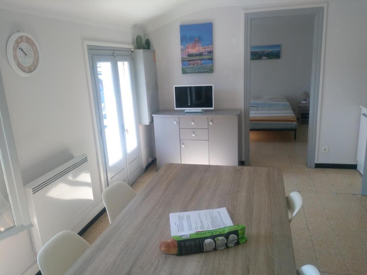 Appartement 62 M2 1Er Etage Avec Jardin Au Rdc Saint-Génis Exterior foto